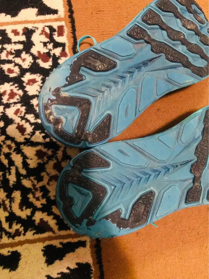 Sepatu running brodo