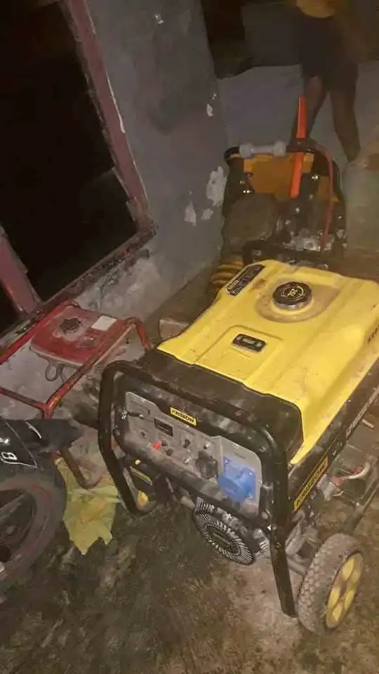 Genset 5500 watt bahan bakar bensin