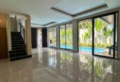 7 KT 5 KM Rumah Mewah Hook di Pondok Indah