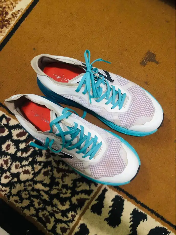 Sepatu running brodo