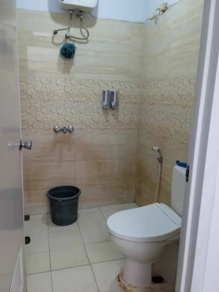 DI JUAL RUMAH 2 LANTAI DI CILEDUG INDAH