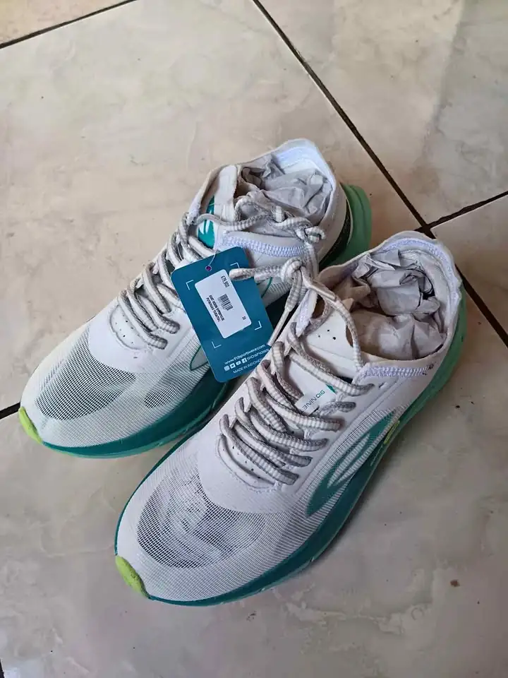 Sepatu running NINETEEN 910 GEIST EKIDEN HYPERPULSE PUTIH HIJAU TOSCA