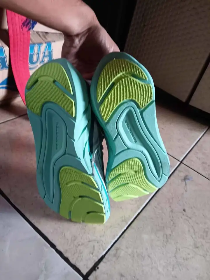 Sepatu running NINETEEN 910 GEIST EKIDEN HYPERPULSE PUTIH HIJAU TOSCA