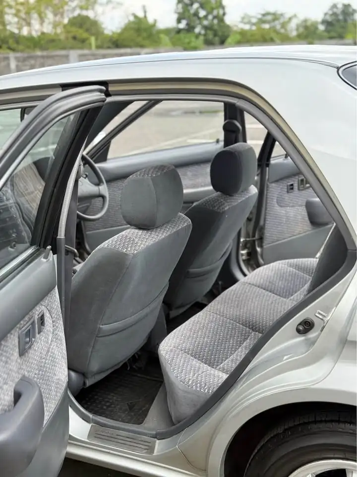 Mobil 2000 Toyota Soluna
