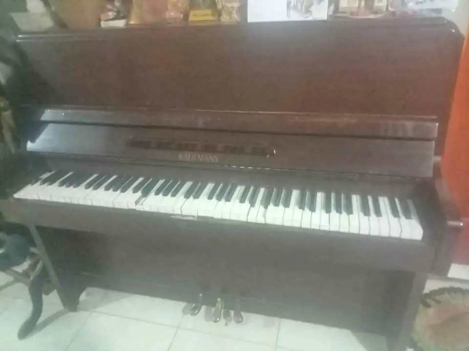 Piano merk kaufmann nego secang