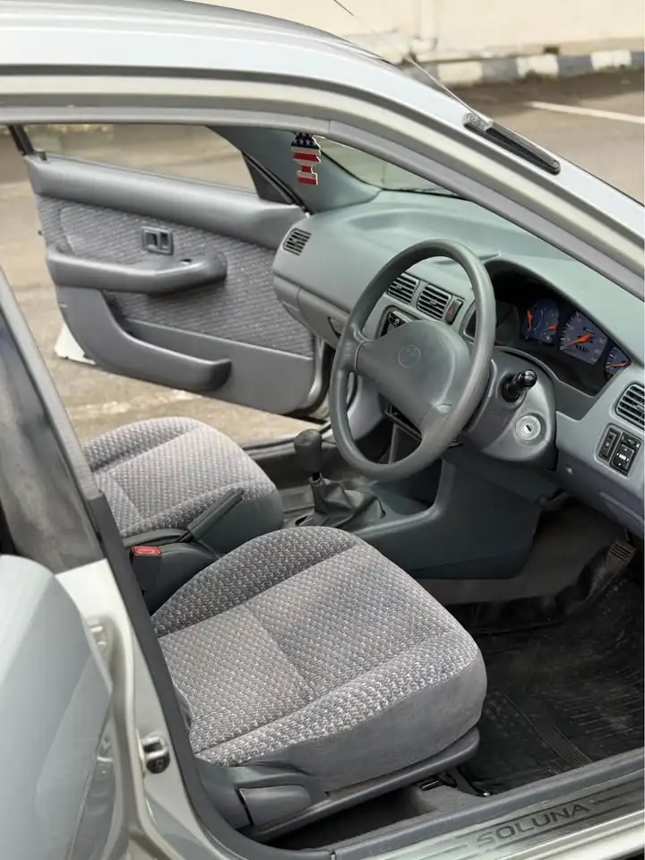 Mobil 2000 Toyota Soluna