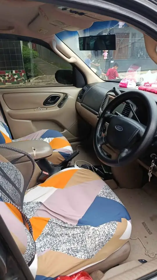 DIJUAL MOBIL 2006 Ford escape