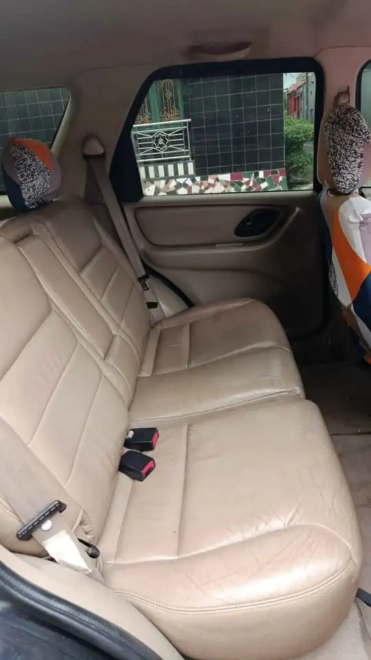DIJUAL MOBIL 2006 Ford escape