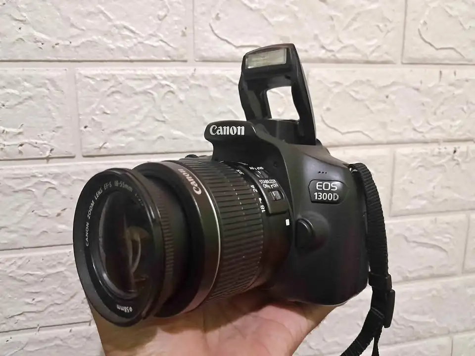 Kamera DSLR Canon 1300D WIFI