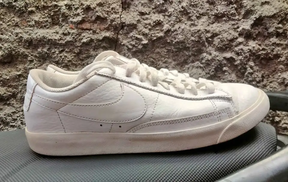 sepatu Nike kondisi masih baik
