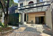 7 KT 5 KM Rumah Mewah Hook di Pondok Indah