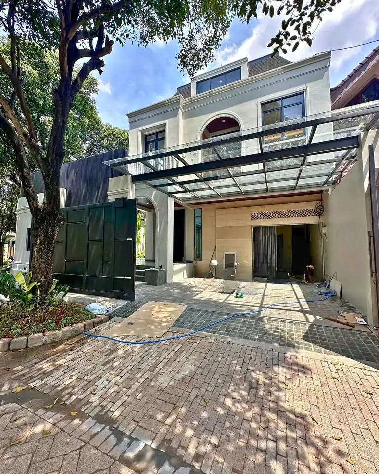 7 KT 5 KM Rumah Mewah Hook di Pondok Indah