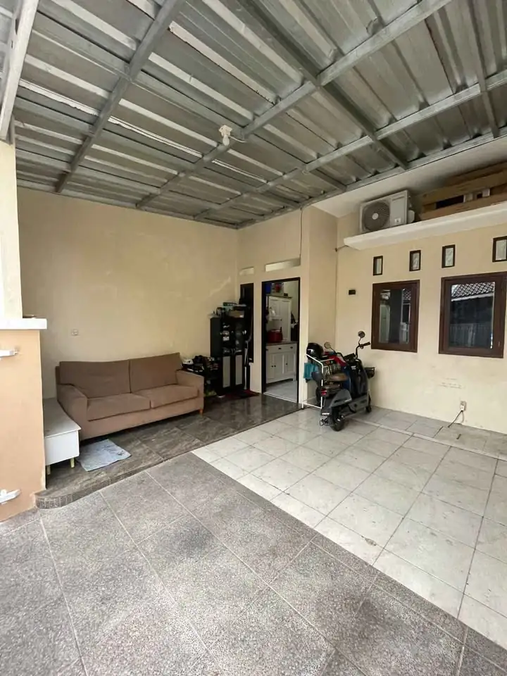 2 KT 2 KM – Rumah 2 lantai