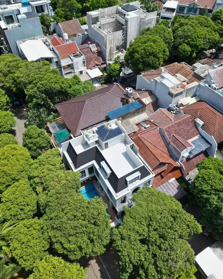 7 KT 5 KM Rumah Mewah Hook di Pondok Indah