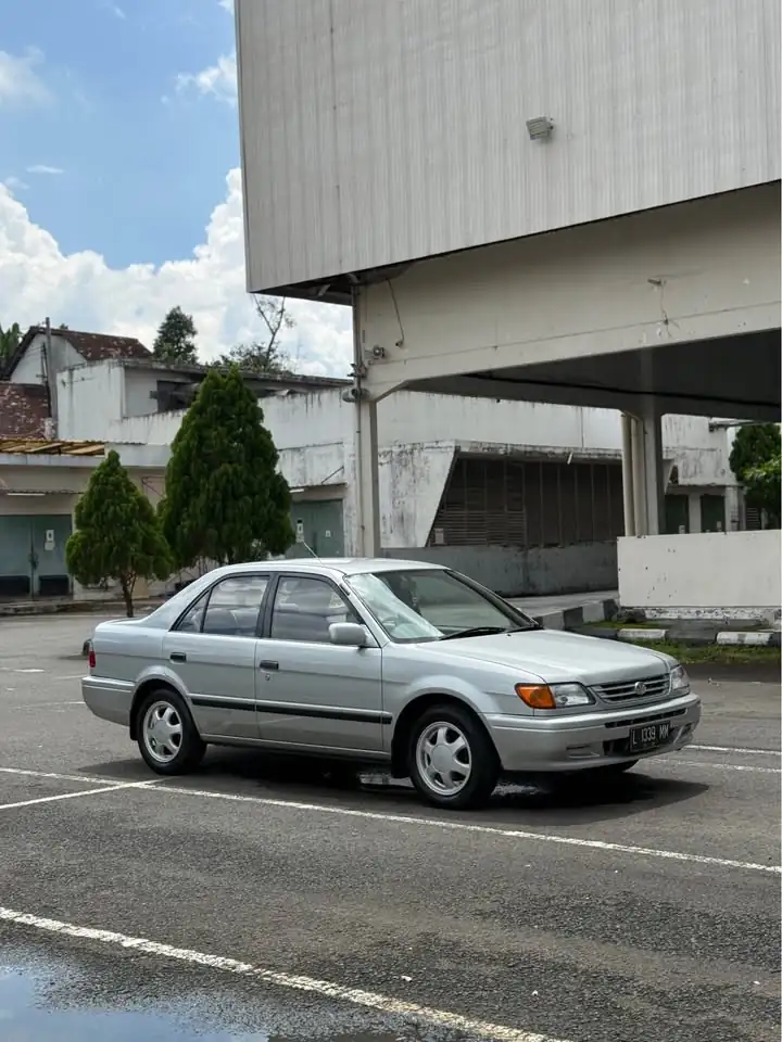 Mobil 2000 Toyota Soluna