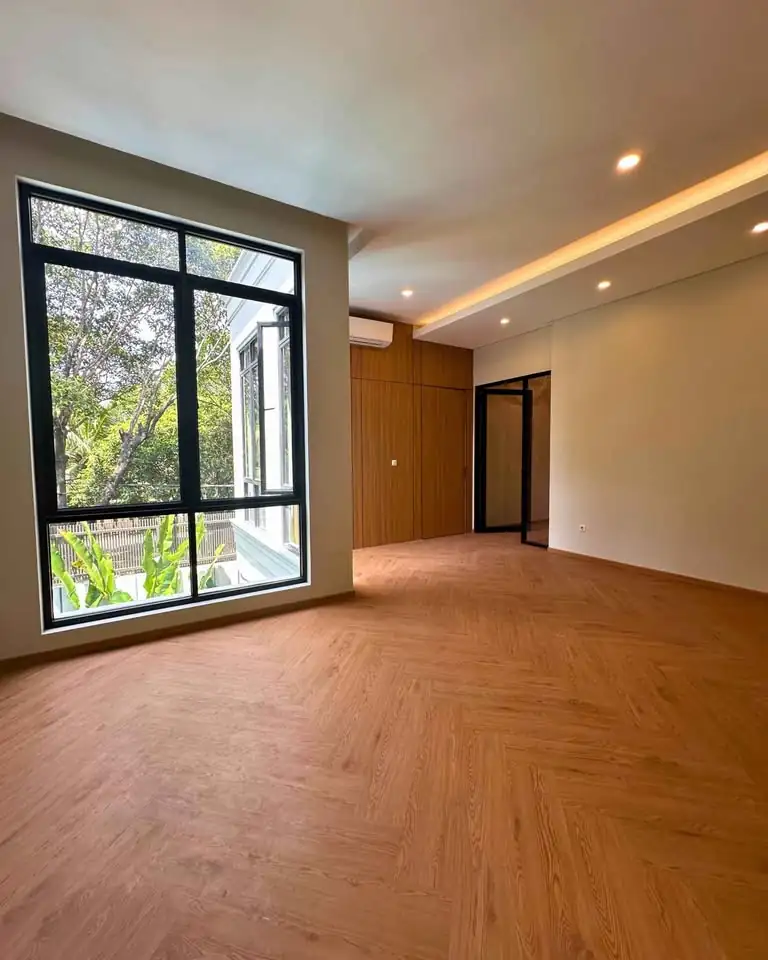 7 KT 5 KM Rumah Mewah Hook di Pondok Indah