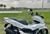 Honda pcx abs warna putih tahun 2023