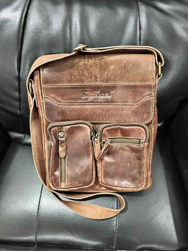 Dijual Tas Slempang Kickers Kulit Asli
