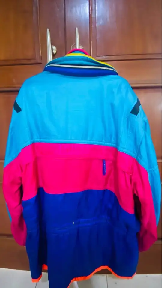 Jaket windy club dan parasit mountain