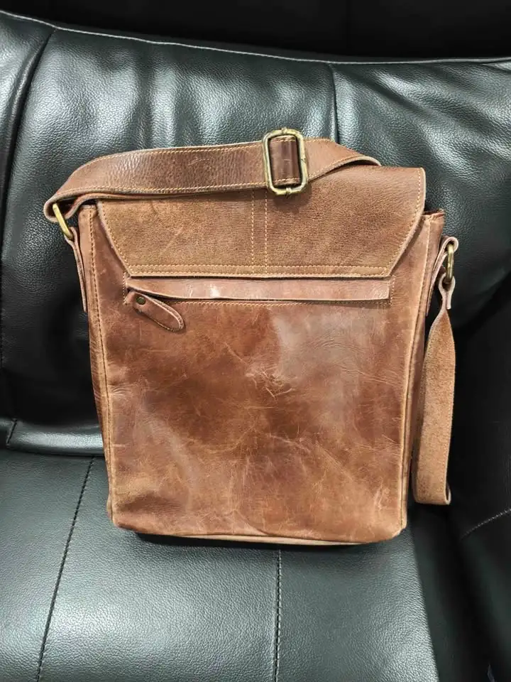 Dijual Tas Slempang Kickers Kulit Asli