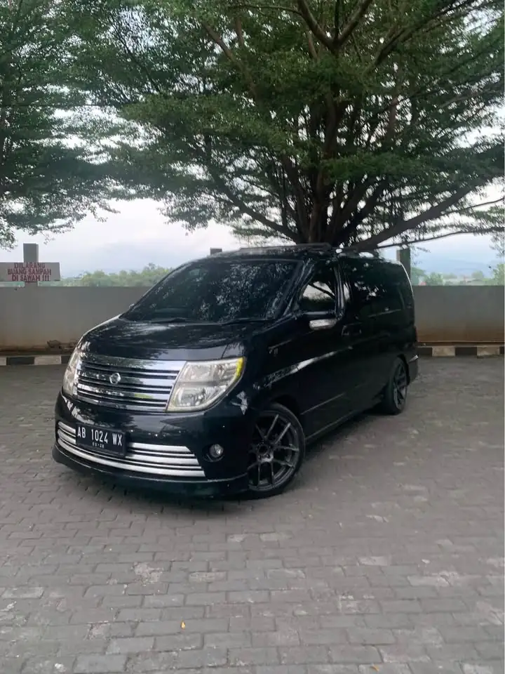 2005 Nissan elgrand