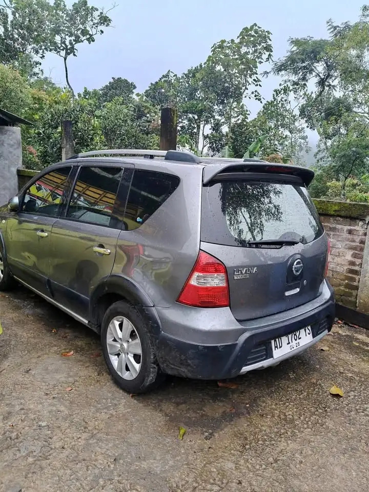 Nissan Livina x gear ori thn 2009 plat AD