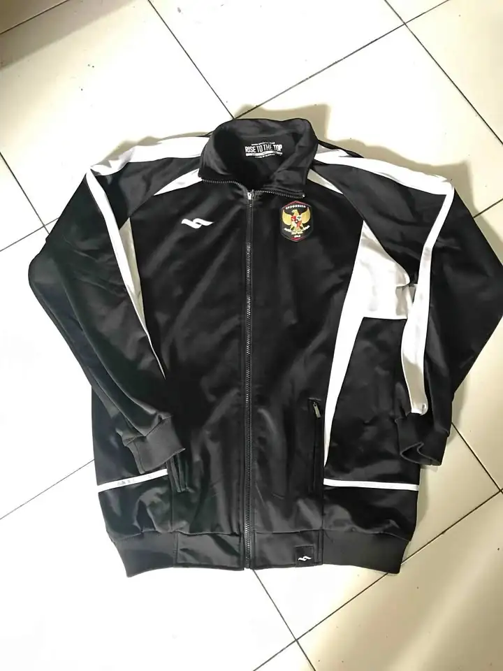 tracktop Garuda, jaket running