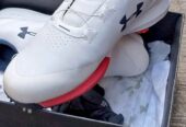 Sepatu under armor