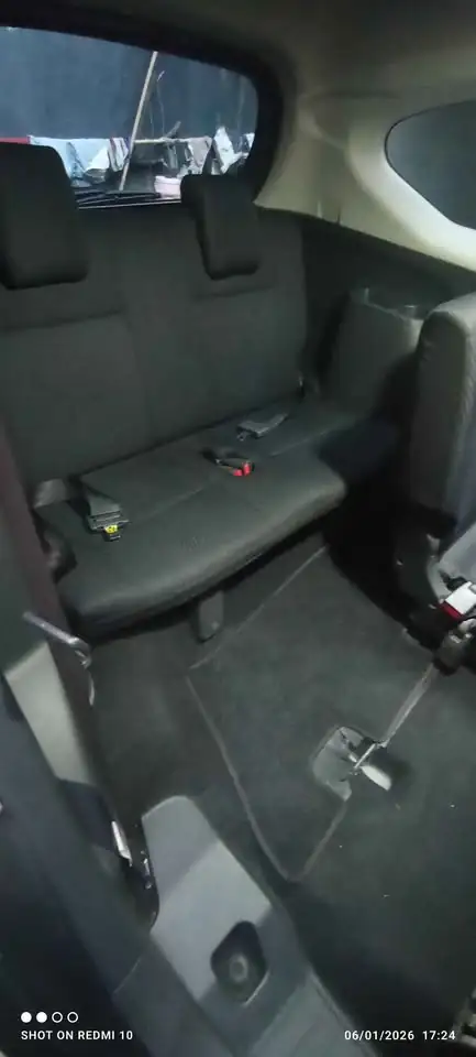 2019 Daihatsu sigra r matic