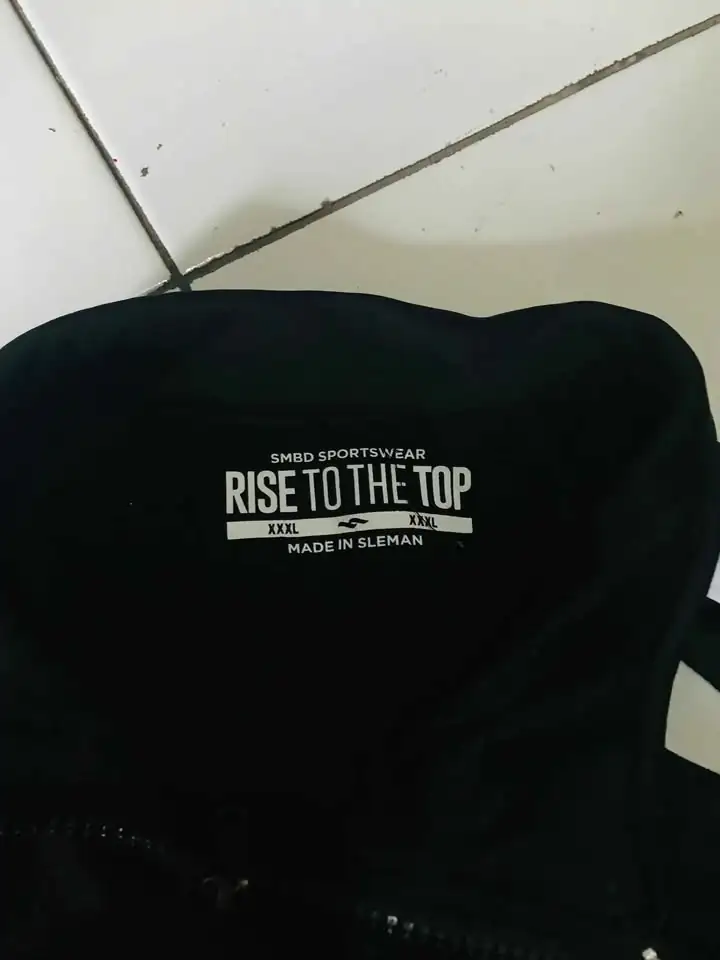 tracktop Garuda, jaket running