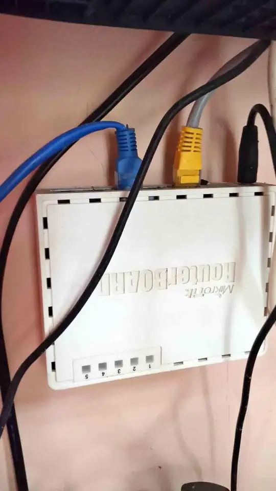 mikrotik rb750r2 + adaptor