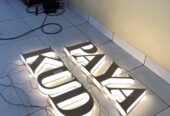 Huruf timbul akrilik lampu