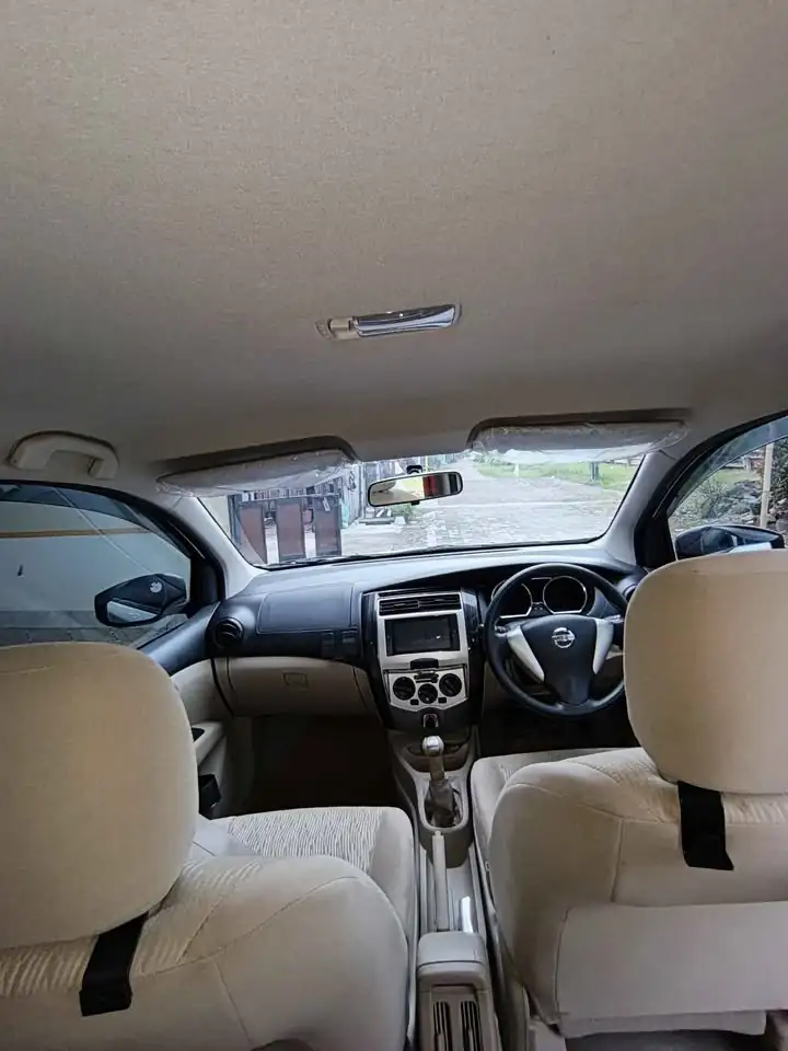 2016 Nissan livina