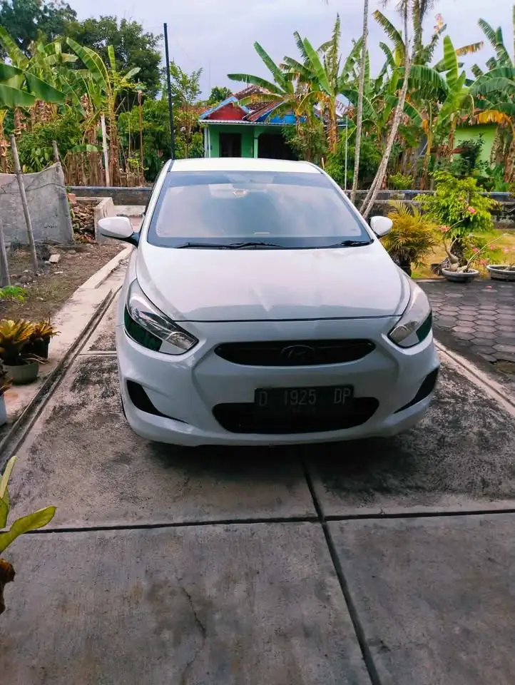 2013 Hyundai excel