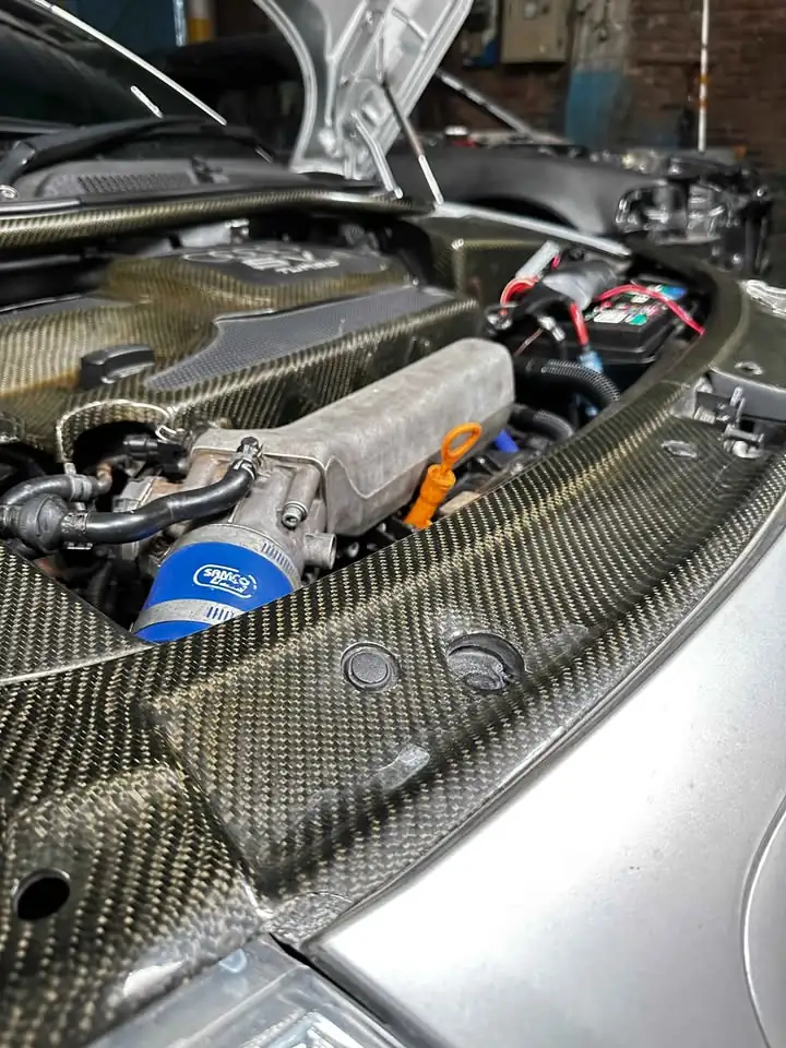 Kilometernya 35.000 km Transmisi manual Warna eksterior: Silver · Warn