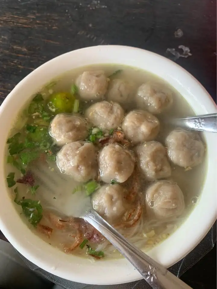 Warung bakso kite khas natuna ikan tongkol