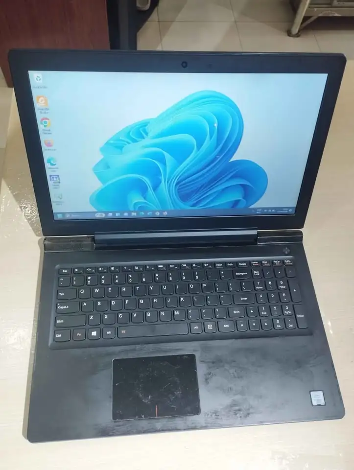 Laptop Lenovo core i7 dual Vga