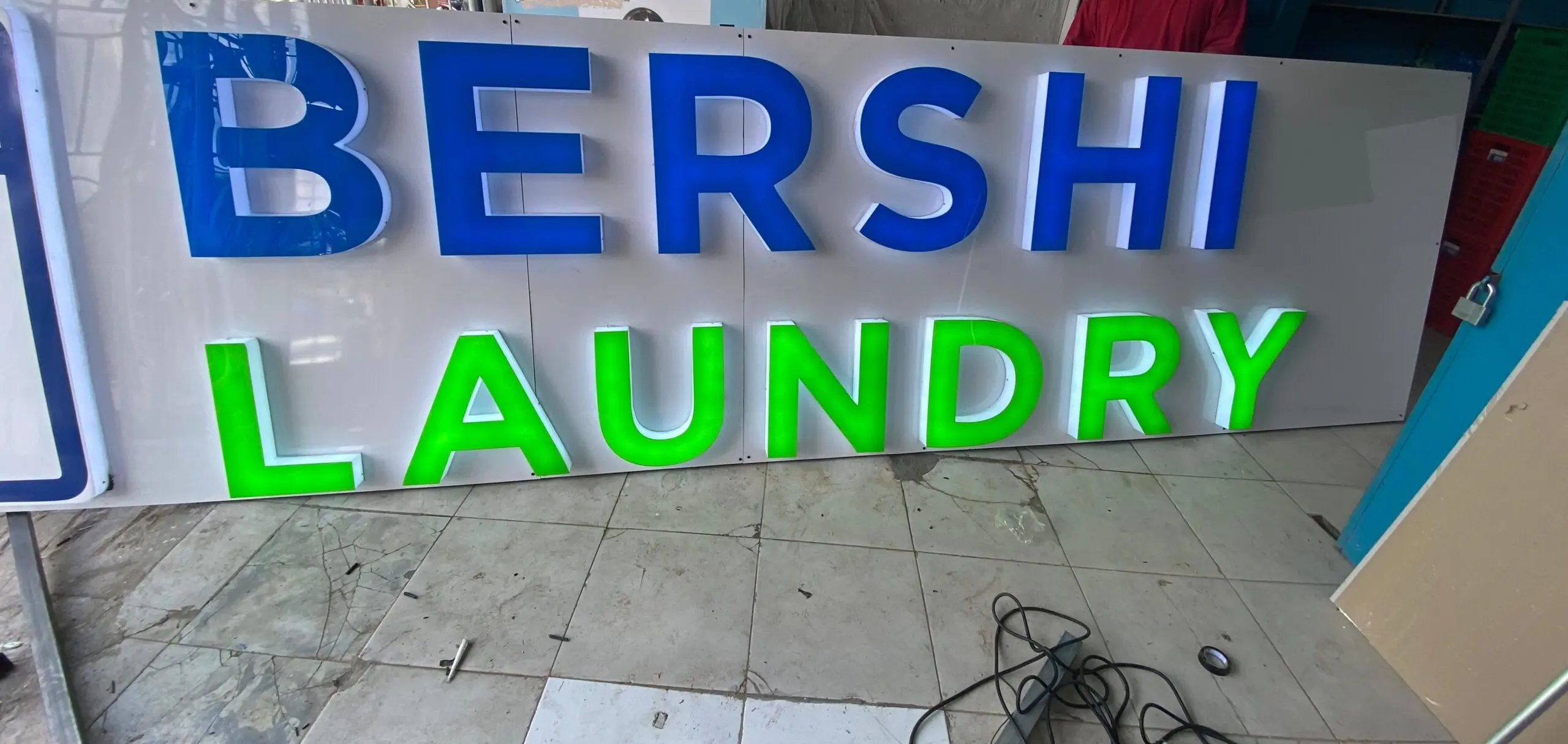 HURUF TIMBUL AKRILIK LAMPU + RANGKA ACP