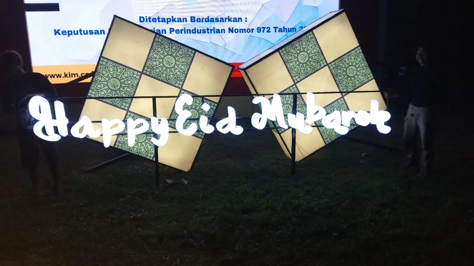 Huruf timbul akrilik lampu