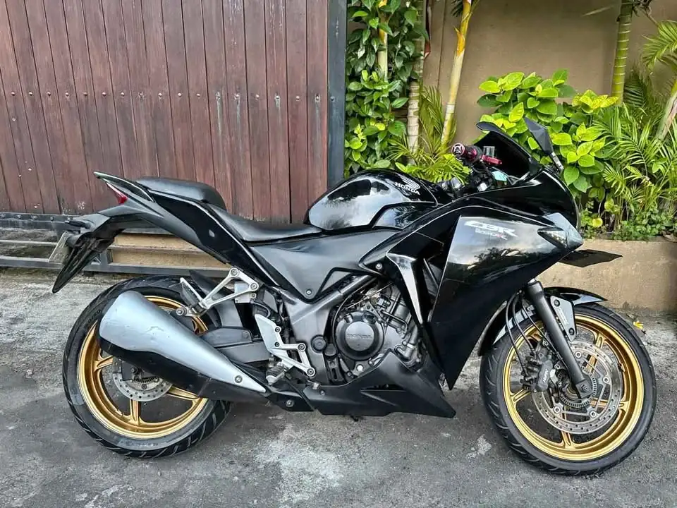 BUC dijual cepat CBR 250R Honda