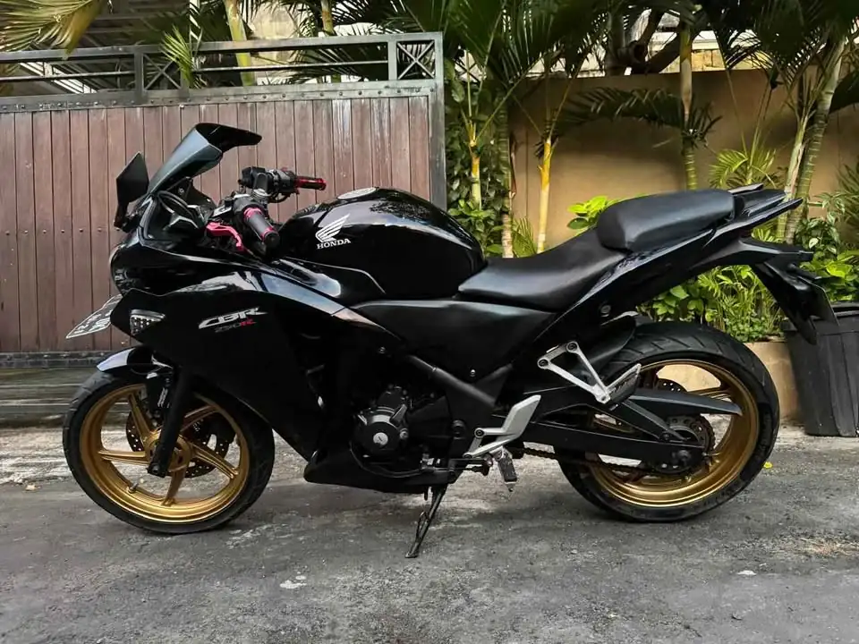 BUC dijual cepat CBR 250R Honda