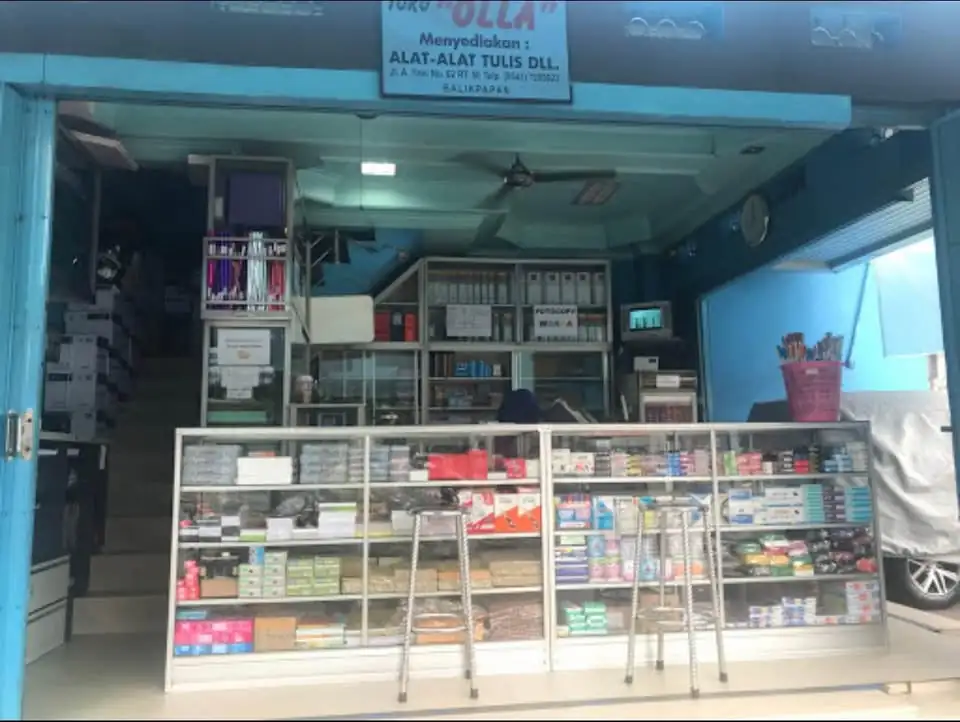Menjual perlengkapan alat tulis sekolah dan kantor, juga fotocopy , print, scan , laminating & jilid